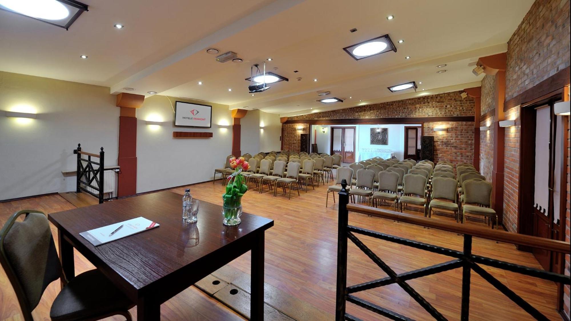 Hotel Diament Vacanza Katowice - Siemianowice Семяновице-Слёнске Экстерьер фото