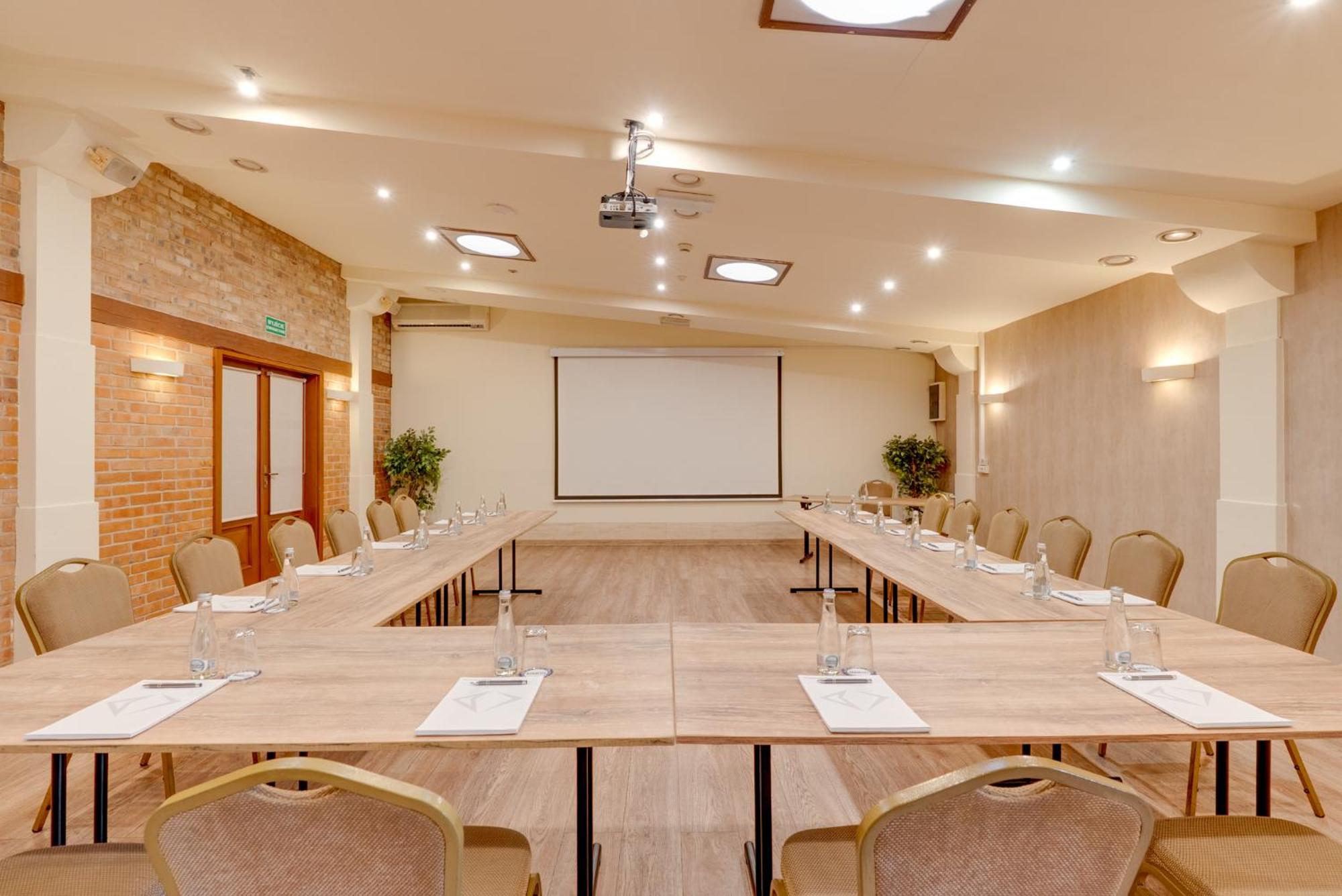 Hotel Diament Vacanza Katowice - Siemianowice Семяновице-Слёнске Экстерьер фото