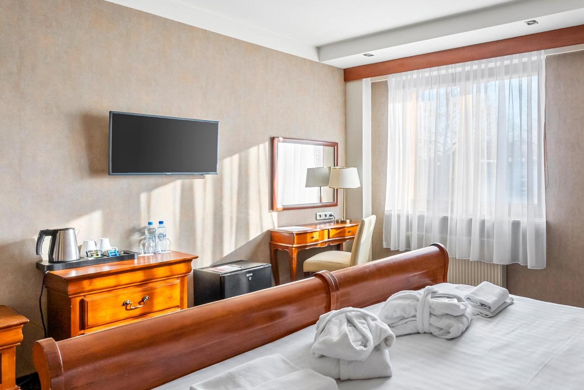 Hotel Diament Vacanza Katowice - Siemianowice Семяновице-Слёнске Экстерьер фото