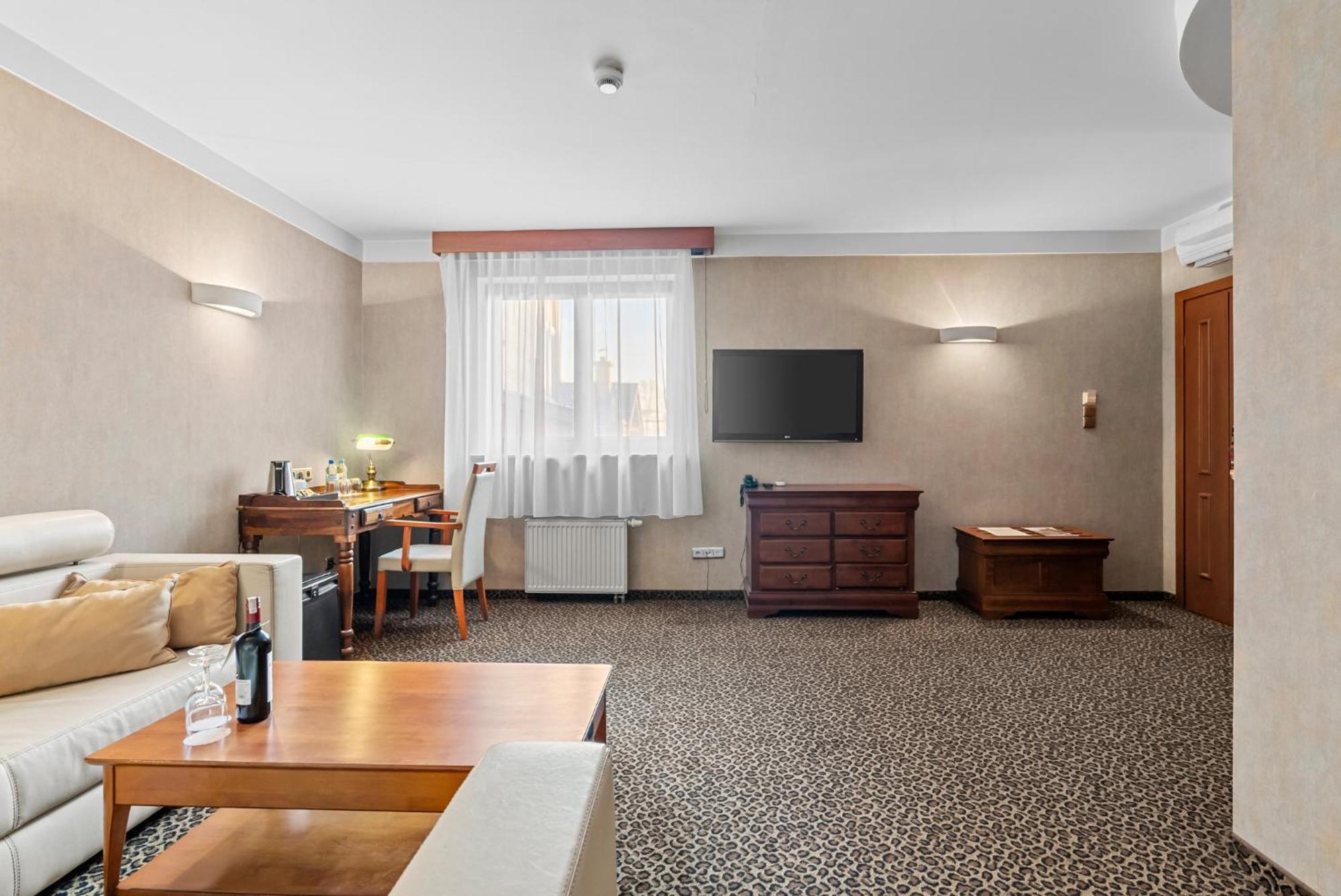 Hotel Diament Vacanza Katowice - Siemianowice Семяновице-Слёнске Экстерьер фото