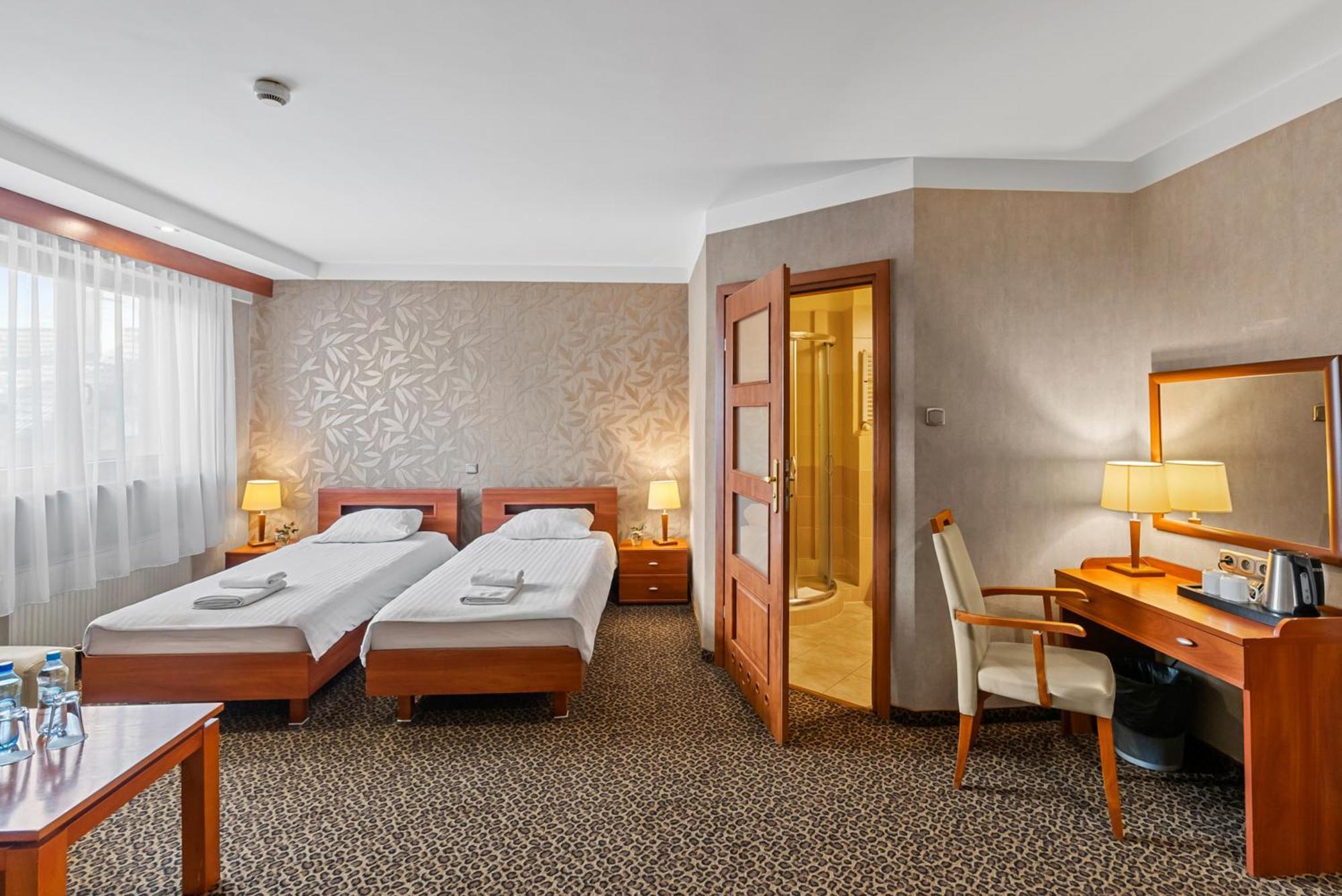 Hotel Diament Vacanza Katowice - Siemianowice Семяновице-Слёнске Экстерьер фото