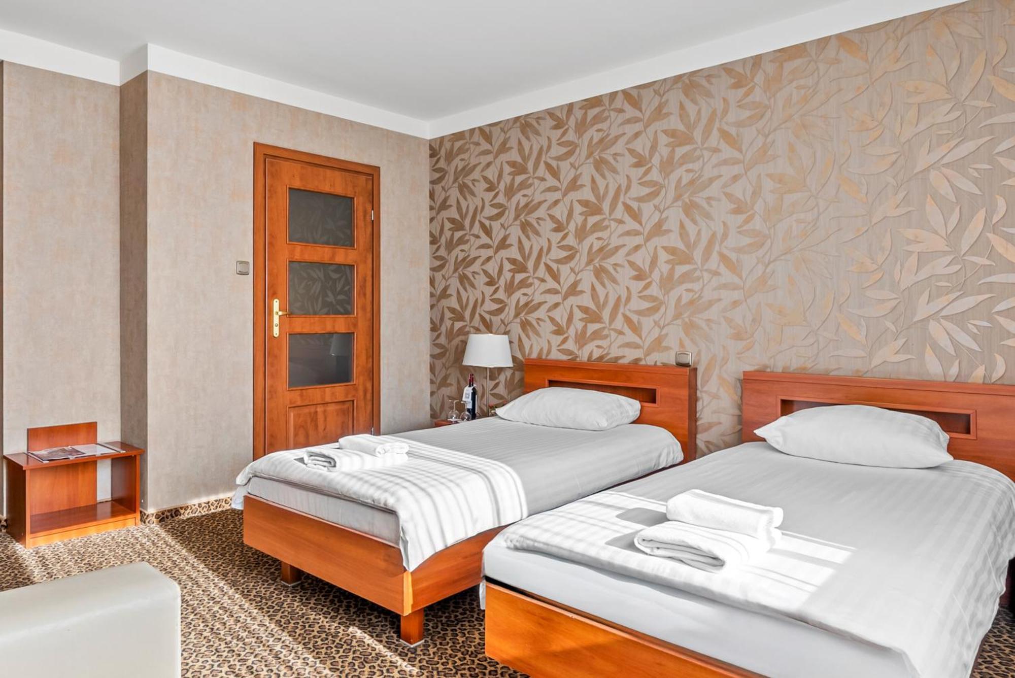 Hotel Diament Vacanza Katowice - Siemianowice Семяновице-Слёнске Экстерьер фото