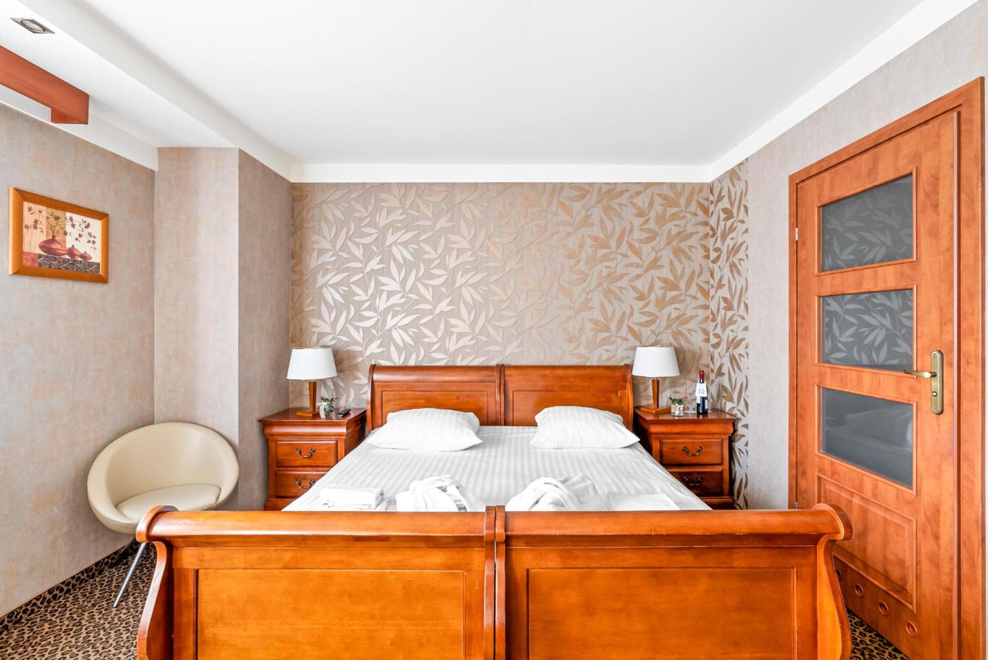 Hotel Diament Vacanza Katowice - Siemianowice Семяновице-Слёнске Экстерьер фото